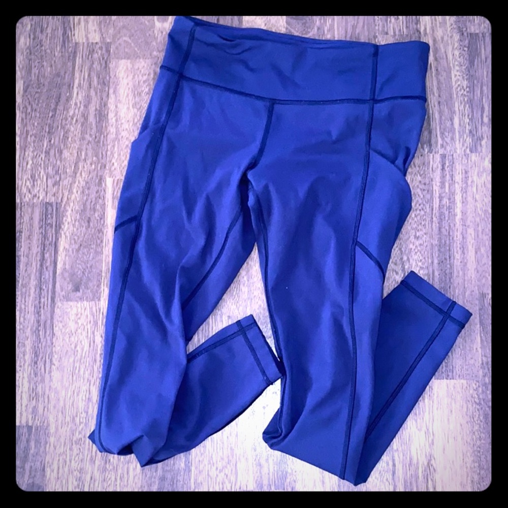 Lululemon size 8 navy tights